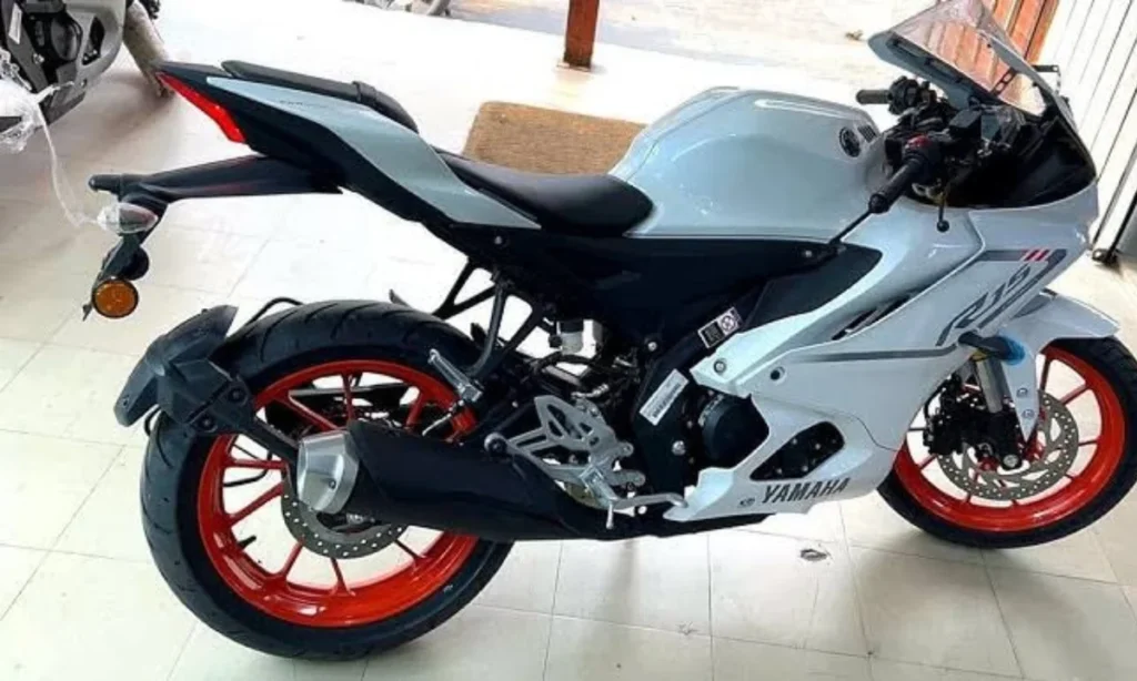 Yamaha R15 V4 2025